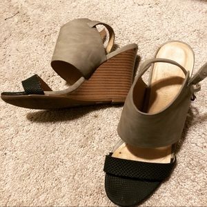 Chinese Laundry Wedges